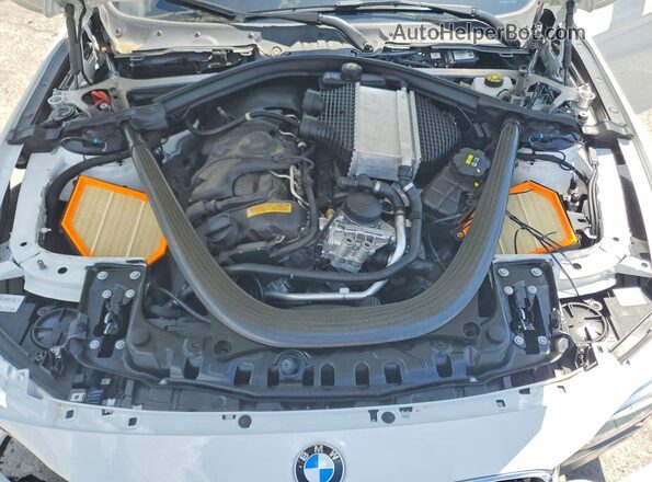 WBS3U9C52GP970049 2016 BMW M4 White Vista interior trasera