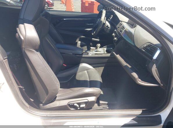 WBS4Y9C55JAC86652 2018 BMW M4 White Вид салону спереду