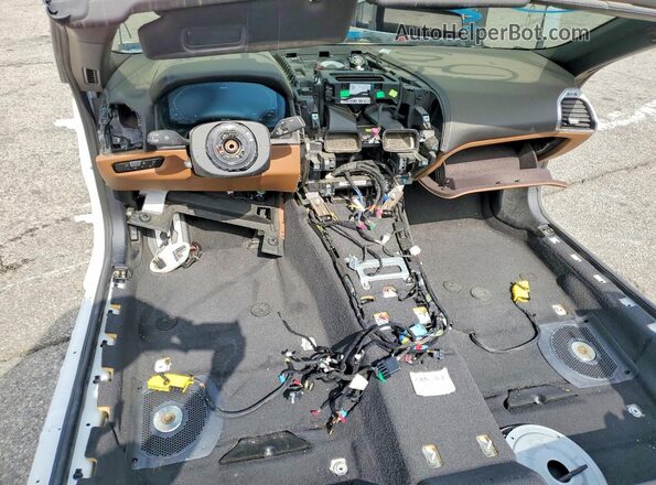 WBSDZ0C02LCD42180 2020 BMW M8 White Dashboard view
