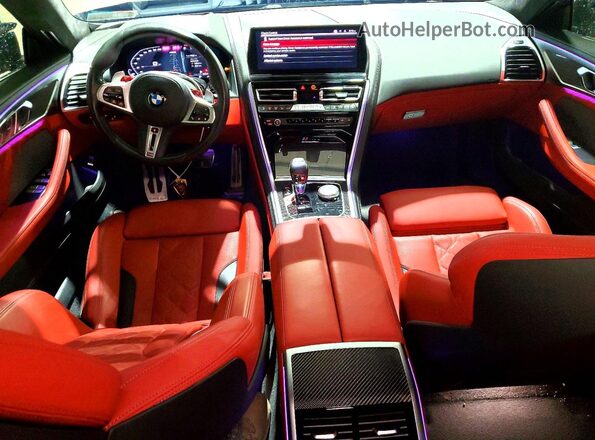 WBSGV0C01PCK32961 2023 BMW M8 Black Widok deski rozdzielczej