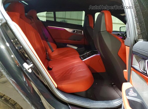WBSGV0C01PCK32961 2023 BMW M8 Black Widok tylnych siedzeń