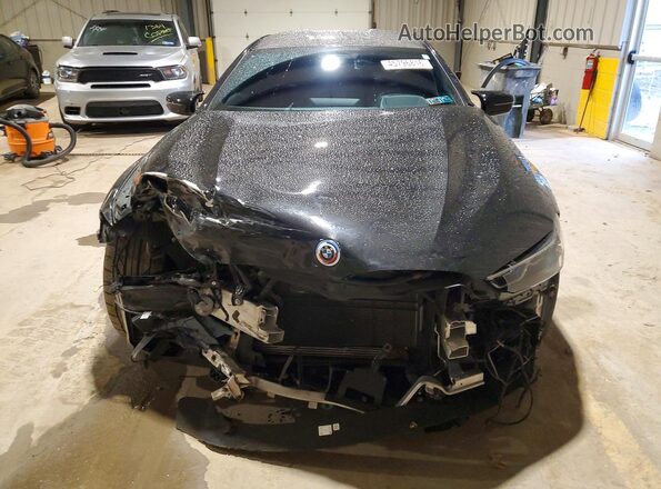 WBSGV0C01PCK32961 2023 BMW M8 Black Widok z przodu