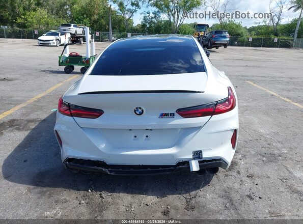 WBSGV0C02NCH21725 2022 BMW M8 White 