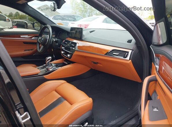 WBSJF0C5XJB282835 2018 BMW M5 Black Вид салону спереду