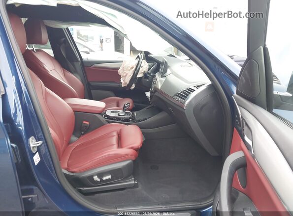WBX57DP01NN174140 2022 BMW X3 Blue Widok wnętrza z przodu