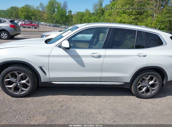 WBX57DP09NN147865 2022 BMW X3 White Widok wnętrza 360 stopni