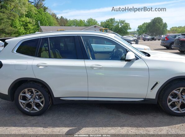 WBX57DP09NN147865 2022 BMW X3 White Widok wnętrza z tyłu