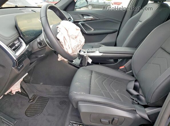 WBX73EF00T5404016 2026 BMW X1 Black Vista interior delantera