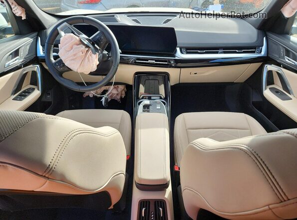 WBX73EF03S5105702 2025 BMW X1 White წინა პანელის ხედი