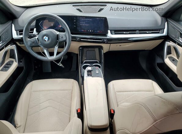 WBX73EF07S5041261 2025 BMW X1 Black Dashboard view