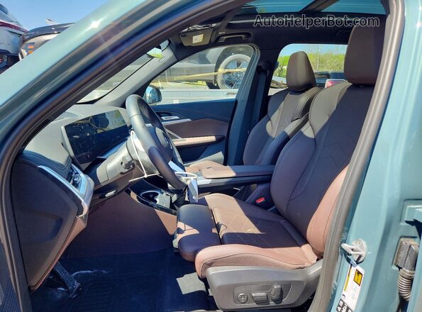 WBX73EF07S5367657 2025 BMW X1 Blue Front interior view