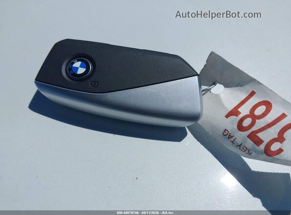 WBX73EF07T5495849 2026 BMW X1 Белый Вид панели приборов