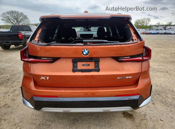 WBX73EF08P5W92826 2023 BMW X1 Orange Widok z tyłu