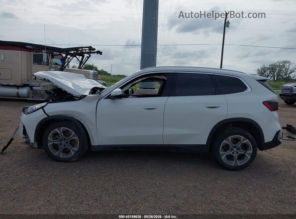 WBX73EF09P5W63044 2023 BMW X1 White სალონის 360-გრადუსიანი ხედი