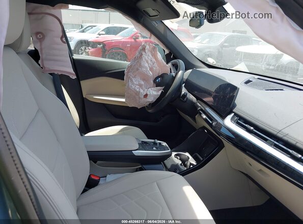 WBX73EF09S5128627 2025 BMW X1 Turquoise Vista interior delantera