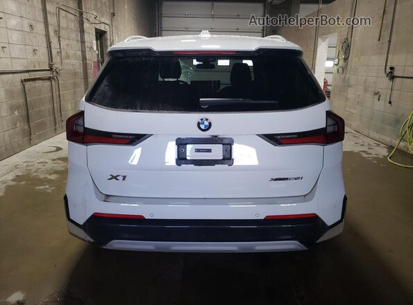 WBX73EF0XT5628023 2026 BMW X1 White 
