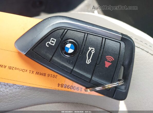 WBXHT3C30GP883524 2016 BMW X1 White Առջևի վահանակի տեսք