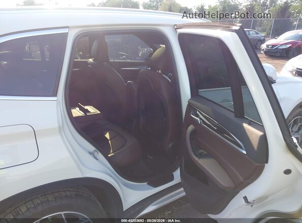 WBXHT3C31J5K22202 2018 BMW X1 White 