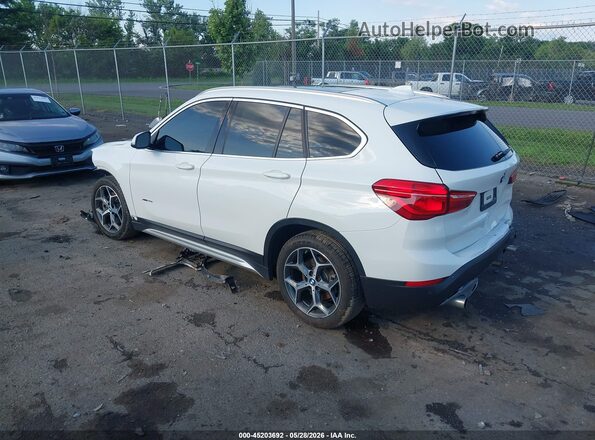WBXHT3C31J5K22202 2018 BMW X1 White 