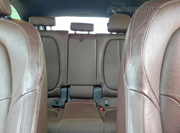 WBXHT3C33J5F91131 2018 BMW X1 White Vista de los asientos traseros