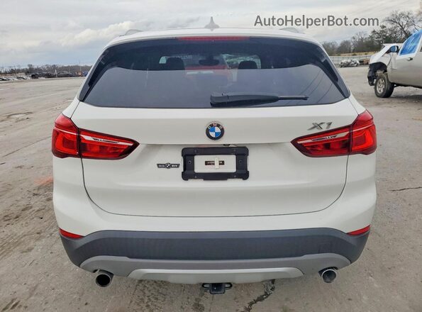 WBXHT3C33J5F91131 2018 BMW X1 White Vista trasera