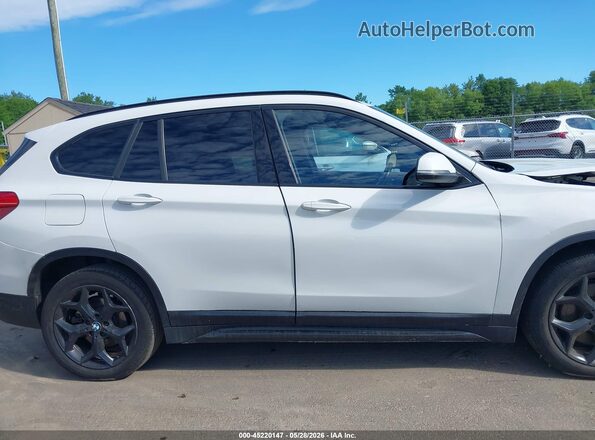 WBXHT3C33J5K25134 2018 BMW X1 White უკანა სალონის ხედი