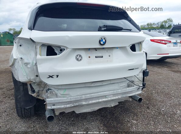 WBXHT3C33J5L27601 2018 BMW X1 White Front view