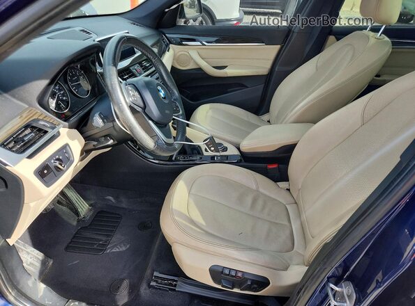 WBXHT3C34GP883428 2016 BMW X1 Синий Вид салона спереди
