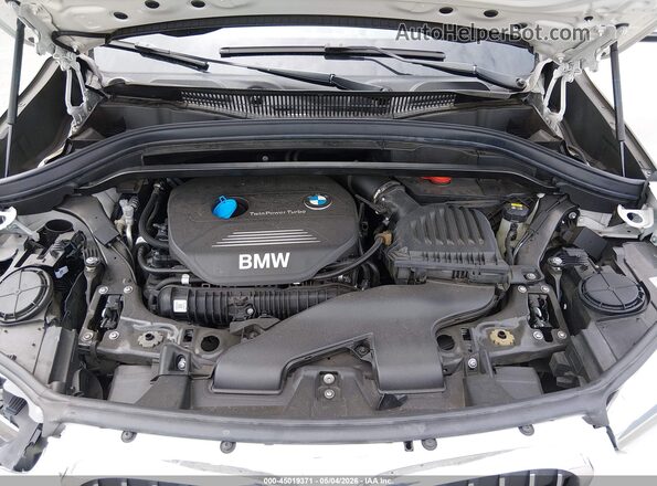 WBXHT3C34J5K22713 2018 BMW X1 White Widok z tyłu
