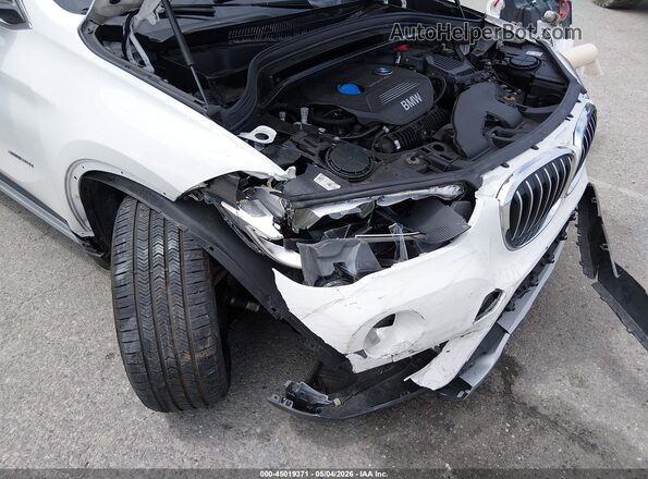 WBXHT3C34J5K22713 2018 BMW X1 White Widok z przodu