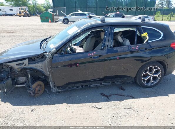 WBXHT3C34J5L28806 2018 BMW X1 Black Widok wnętrza 360 stopni