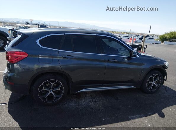 WBXHT3C35J3H33670 2018 BMW X1 Gray Widok wnętrza 360 stopni