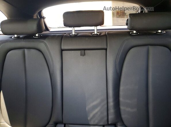 WBXHT3C35J5K31730 2018 BMW X1 White Widok tylnych siedzeń