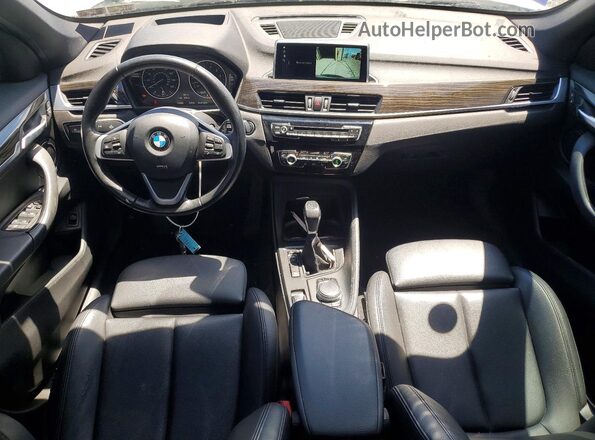 WBXHT3C35J5K31730 2018 BMW X1 White Widok deski rozdzielczej