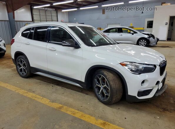 WBXHT3C36J5L30928 2018 BMW X1 White Front right