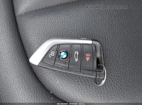 WBXHT3C37H5F71930 2017 BMW X1 Blue Dashboard view