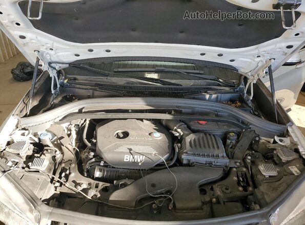 WBXHT3C38H5F79633 2017 BMW X1 Серебряный Вид подкапотного пространства