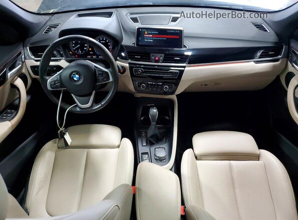 WBXHT3C38J3H33694 2018 BMW X1 Black Առջևի վահանակի տեսք