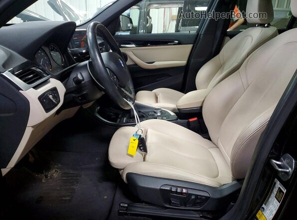 WBXHT3C38J3H33694 2018 BMW X1 Black Սալոնի դիմացի տեսք