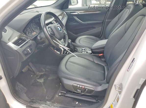 WBXHT3C39G5E56356 2016 BMW X1 Белый Вид салона спереди