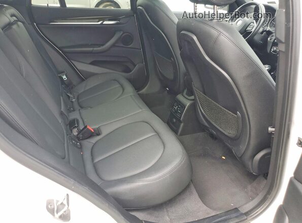 WBXHT3C39G5E56356 2016 BMW X1 Белый Вид задних сидений
