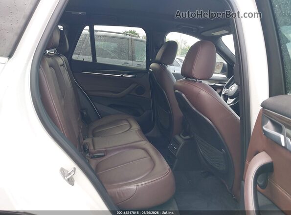 WBXHT3C39J5L29465 2018 BMW X1 White 