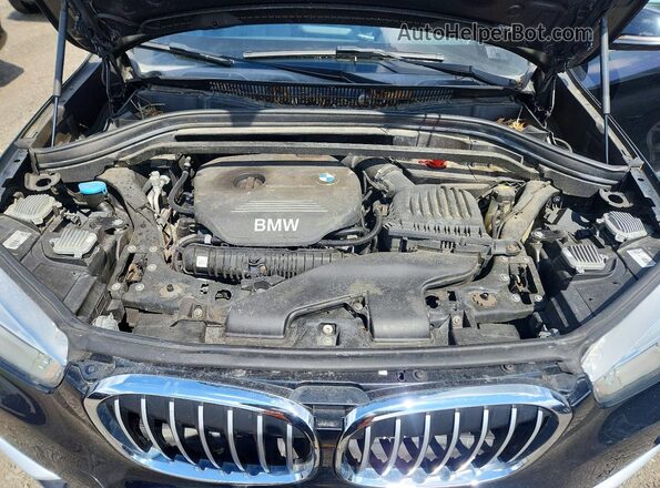 WBXHT3C3XH5F76409 2017 BMW X1 Black Widok komory silnika