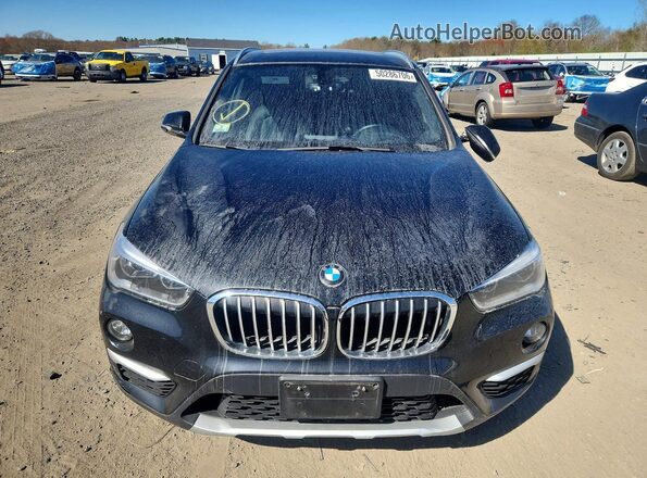 WBXHT3C3XH5F76409 2017 BMW X1 Black Widok z przodu