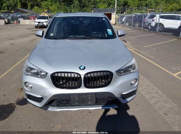 WBXHT3C3XH5F82078 2017 BMW X1 Silver Դիմացի տեսք