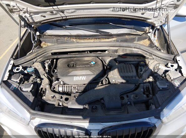 WBXHT3C3XH5F82078 2017 BMW X1 Silver Հետևի տեսք