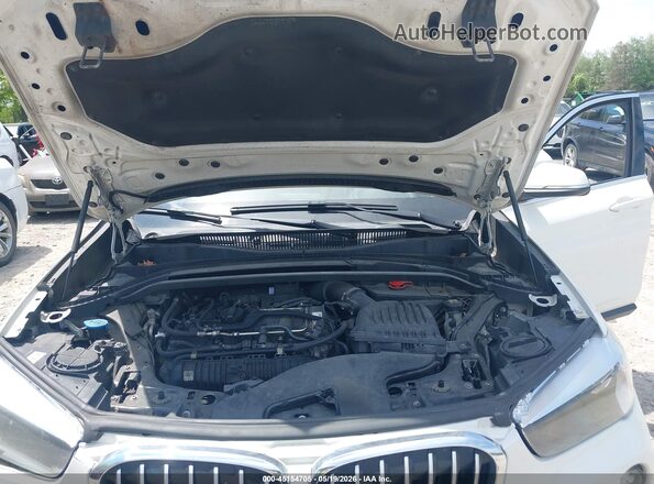 WBXHT3C3XJ5K29875 2018 BMW X1 White უკანა ხედი