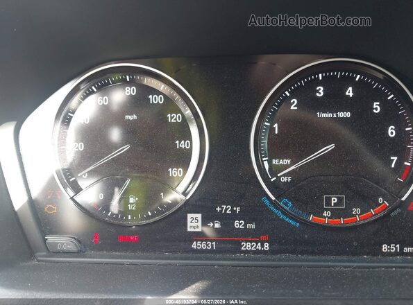 WBXHT3C50K5L37117 2019 BMW X1 White Widok tylnych siedzeń