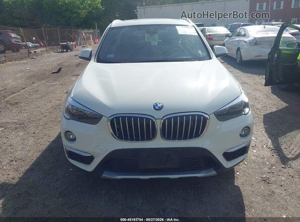 WBXHT3C50K5L37117 2019 BMW X1 White Widok zestawu wskaźników