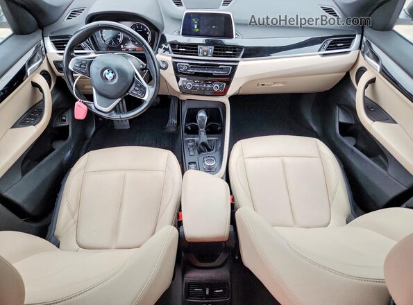 WBXHT3C51K3H34740 2019 BMW X1 Белый Вид панели приборов